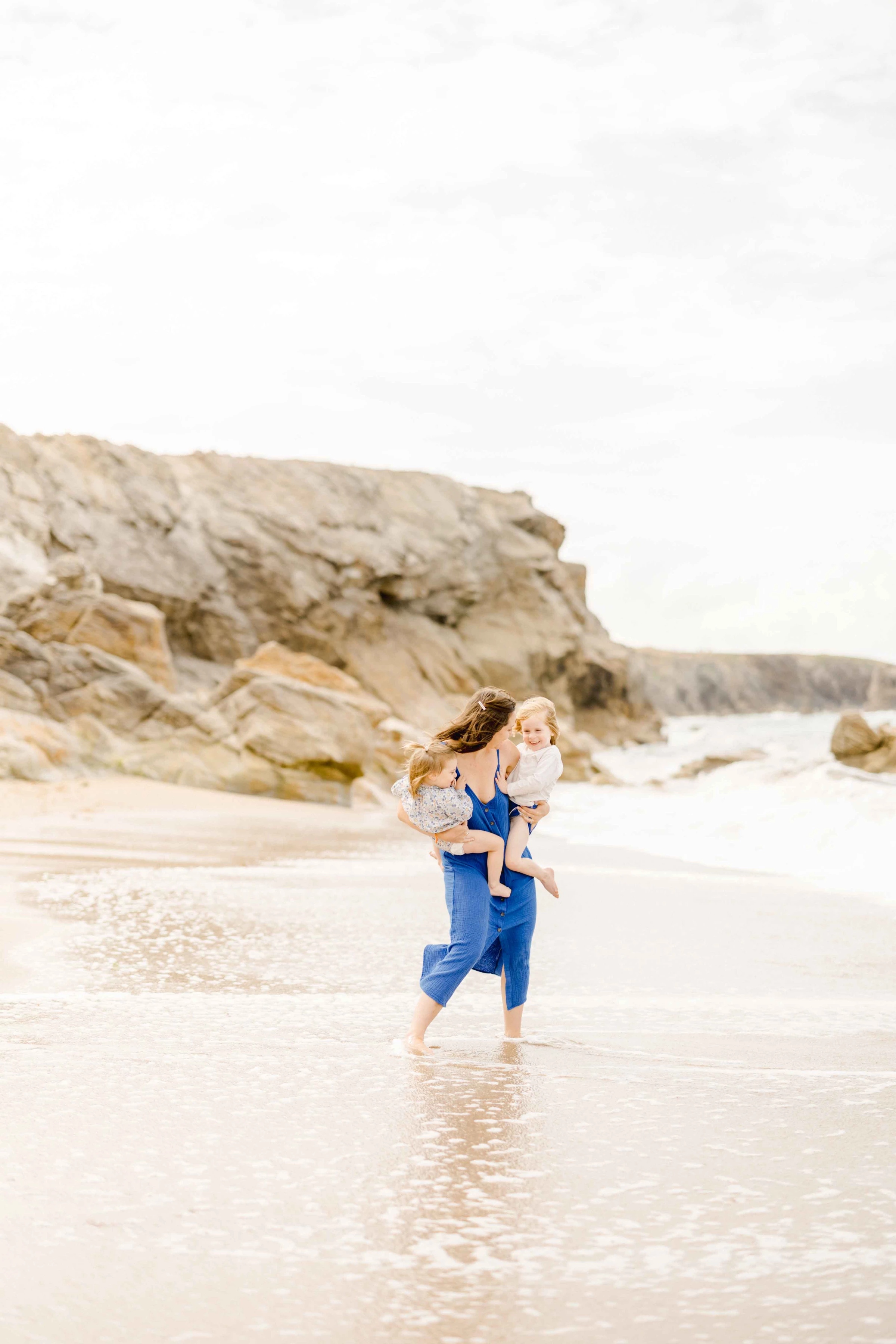rocher côte plage mer beige
